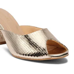 ERIDANI Textured Block Sandals image 4