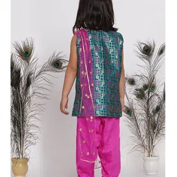 Little Bansi Sleeveless Bird & Geometric Brocade Kurta With Solid Salwar & Tulle Dupatta - Peacock Green & Pink image 3