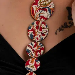 Look and Adorn Handcrafted Necklace image 3