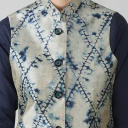 Vastraa Fusion Women Printed Nehru Jackets image 2