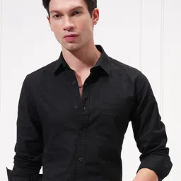 HIGHLANDER Men Slim Fit Solid Spread Collar Cotton Casual Shirt-picture-17