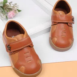 Cute Walk by Babyhug Velcro Closure Solid Oxford Shoes - Tan-image-20