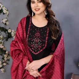 Shriyangan Women Ethnic Motifs Embroidered Thread Work Kurta with Trousers & Dupatta image 3