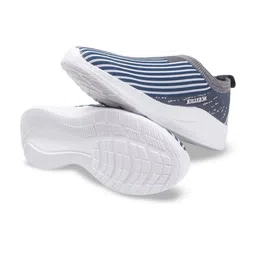 Killer Men Striped Round Toe Slip-On Sneakers image 5