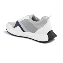 Roadster Men colourblocked chunky lace up casual sneakers image 5