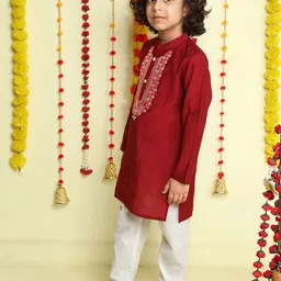 The Magic Wand Boys Ethnic Motifs Embroidered Regular Kurta with Pyjamas image 3