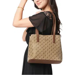 Lavie Womens Beige Mono Ll Nicole 2C Handbag (M)-image-23