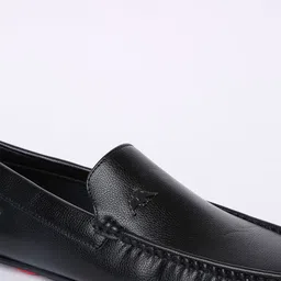 Buckaroo Ramon Men Textured Loafers image 2