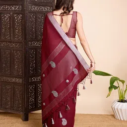 Mitera Embroidered Paisley Zari Saree With Blouse Piece image 4