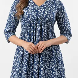 fusion by glitchez Women Floral Printed Indie Prints Kurta image 3