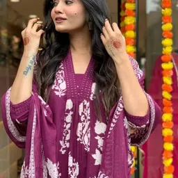 TOOCHKI Floral Printed Pleated V-Neck Mirror Work A-Line Kurta With Palazzos And Dupatta image 4