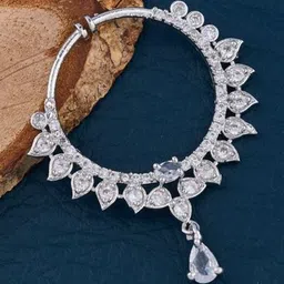 GC PREMIUM JEWELLERY Silver-Plated Cubic Zirconia Studded Leaf Ring Nosepin image 4