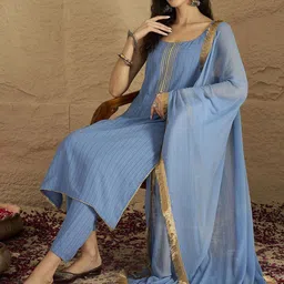 House of Pataudi Women Woven Design Kurta with Trousers & Dupatta image 2