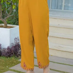 SANISA Women Ethnic Motifs Embroidered Regular Thread Work Kurta with Palazzos & With Dupatta image 3