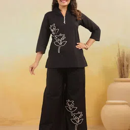 JISORA Embroidered Shawl Neck Pure Cotton Tunic With Palazzos Co-Ords-picture-19