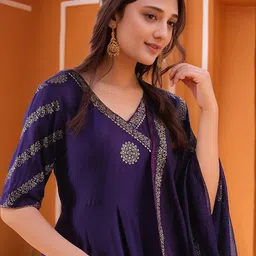 Aaghnya Floral Printed V-Neck Angrakha Anarkali Kurta With Trousers & Dupatta image 5