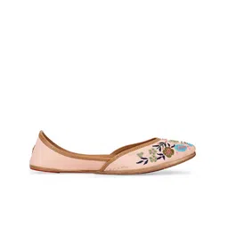 House of Pataudi Embellished Ethnic Mojaris image 3