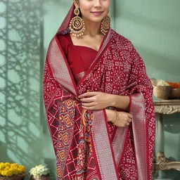TIRA Ethnic Motifs Zari Silk Blend Saree image 4