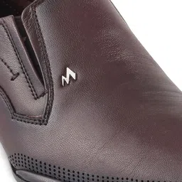 Metro Men Brown Leather Semiformal Shoes image 5