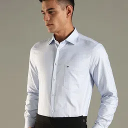 Tommy Hilfiger Men Slim Fit Solid Spread Collar Pure Cotton Casual Shirt image 5