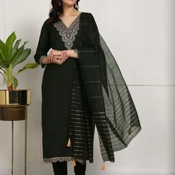 moda rapido NEW ETHNIC 4 YOU Embroidered Silk Blend Kurta Sets image 5