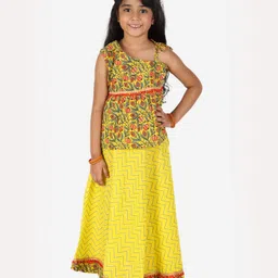 Superminis One Shoulder Designed Jaipuri Floral Printed Peplum Choli With Chevron Designed Lehenga - Yellow-picture-13