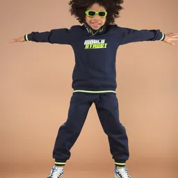 CRIMSOUNE CLUB Cotton Full Sleeves World Street Text Printed Hooded Sweatshirt With Solid Joggers Set - Navy Blue-image-29
