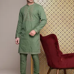 House of Pataudi Men Jashn Embroidered Pure Cotton Kurta with Churidar-image-82