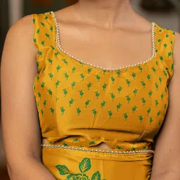 KALINI Floral Printed Saree image 5