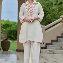 ANUSHEET Embroidered Shirt Collar Three-Quarter Sleeves Muslin Tunic With Trouser-picture-31