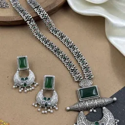 NAMAN ARTS Silver-Plated Stone Studded & Beaded Oxidised Jewellery Set-image-17