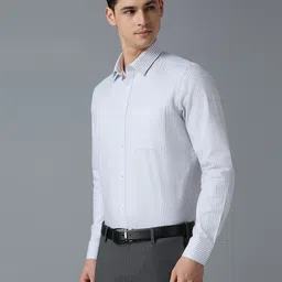 Reid & Taylor Men India Slim Fit Spread Collar Vertical Striped Cotton Formal Shirt image 4