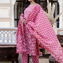 Kohsh Women Floral Printed Sequinned Pure Cotton Kurta with Trousers & With Dupatta image 3