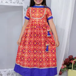 Vastrarth Girls Floral Printed Pure Cotton Anarkali Kurta With Trousers & Dupatta image 3