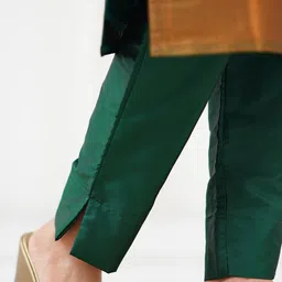 DIVASTRI Floral Printed Chanderi Cotton Straight Kurta With Trousers & Dupatta image 4