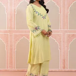 MISRI Women Floral Embroidered Regular Thread Work Kurta with Trousers image 2