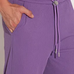 SHOWOFFFF Men Relaxed Low-Rise Easy Wash Trousers image 4