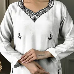 YOELLA Women Embroidered Regular Kurti with Trousers & With Dupatta image 3