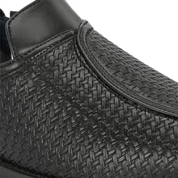 House of Pataudi Men Ultra-Lightweight & Flexible Shoe-Style Sandals image 4