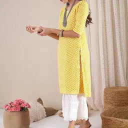 SZN Women Printed Crepe Kurtas image 3