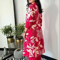 CaniBani Women Floral Printed Regular Kurta with Trousers image 2