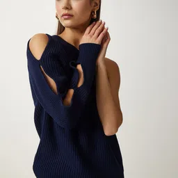 Happiness istanbul Women Solid One Shoulder Pullover image 3