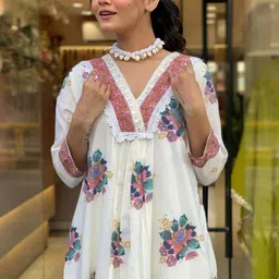 Lilots Women Floral Printed Regular Kurta with Trousers & With Dupatta image 3