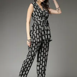 ZIMI LIFESTYLE Printed V-Neck Tunic & Trousers Co-Ords image 3