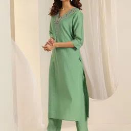 Libas Floral Yoke Design V-Neck Straight Thread Work Kurta With Trousers & Dupatta image 4