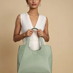 Toteteca PU Bucket Shoulder Bag with Tasselled-picture-11