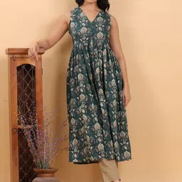 KALINI Floral Printed V-Neck Empire Pure Cotton Anarkali Kurta-picture-31