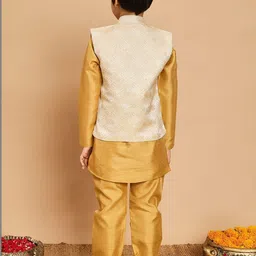 Sangria Boys Mandarin Collar Kurta & Pyjamas with Textured Nehru Jacket image 4