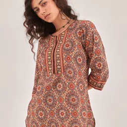 KIRNYA Women Ethnic Motif Printed Top image 4