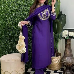 CANIZZARO Women Ethnic Motifs Embroidered Regular Chanderi Silk Kurta with Trousers & With Dupatta image 2